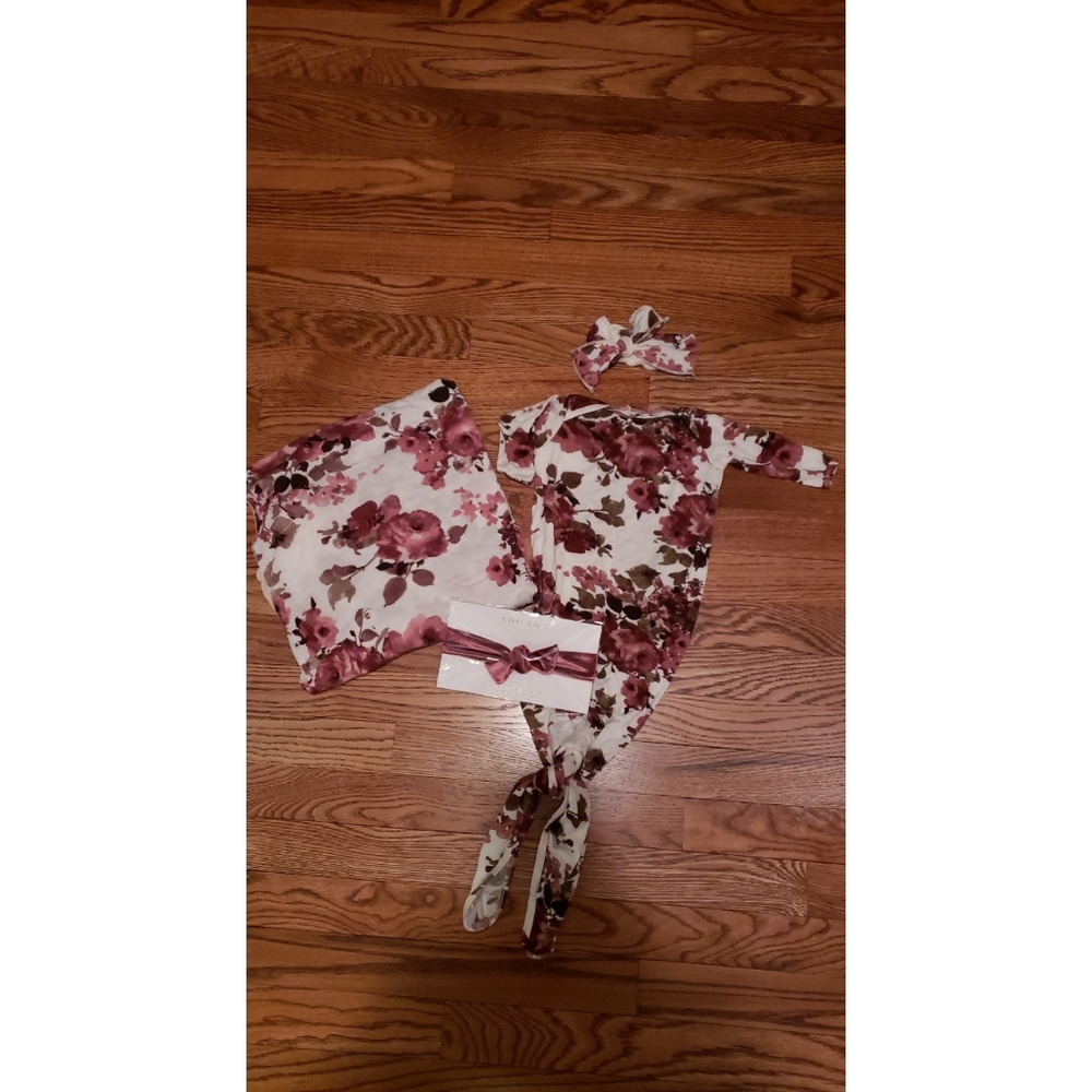 Cozys and Lou Lou bundle swaddle gown